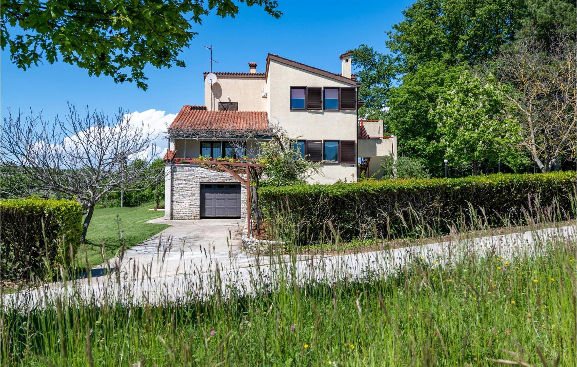 2 Bedroom Awesome Apartment In Barban Quarto foto