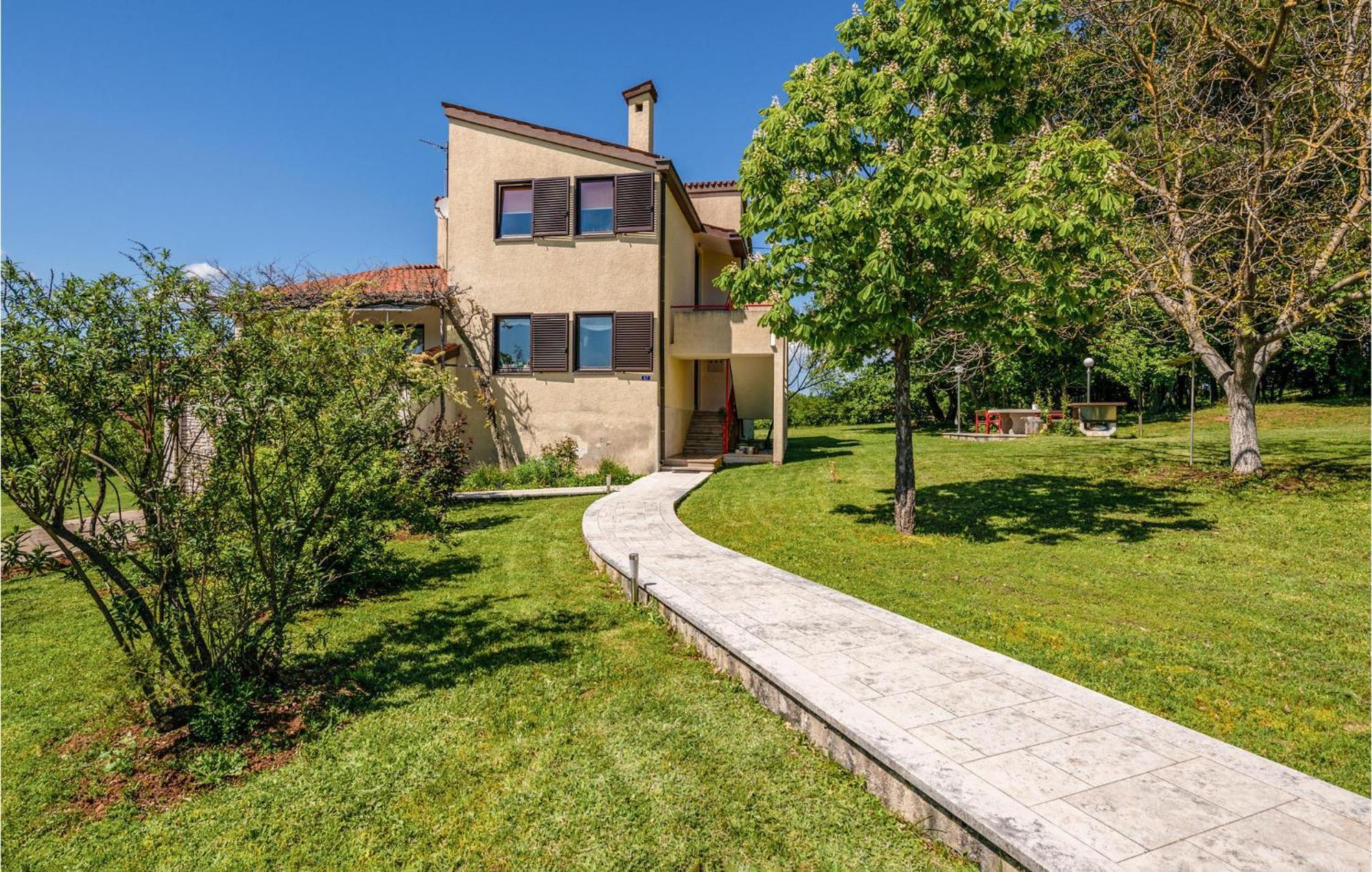 2 Bedroom Awesome Apartment In Barban Quarto foto